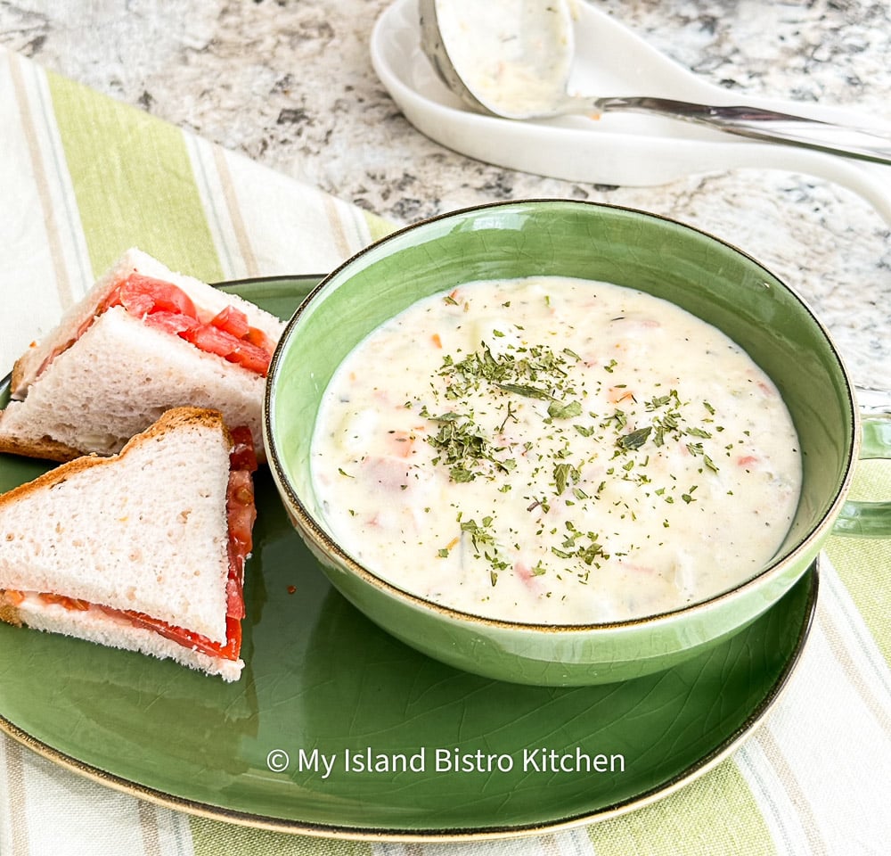 Creamy Ham & Potato Chowder: Comforting Meal for Chilly Nights